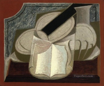 フアン・グリス Painting - 本とギター 1925年 フアン・グリス